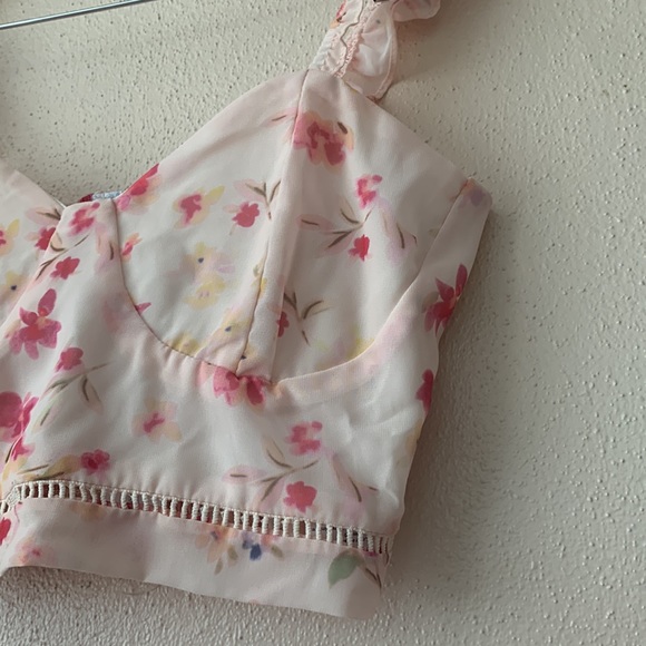 Kendall + Kylie Floral Corset like Crop Top White Pink Ruffles Sleeves S - Picture 3 of 7
